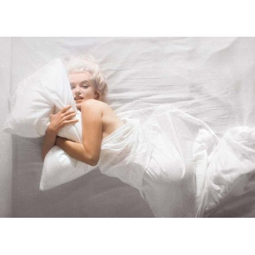 Marilyn Monroe hugging pillow