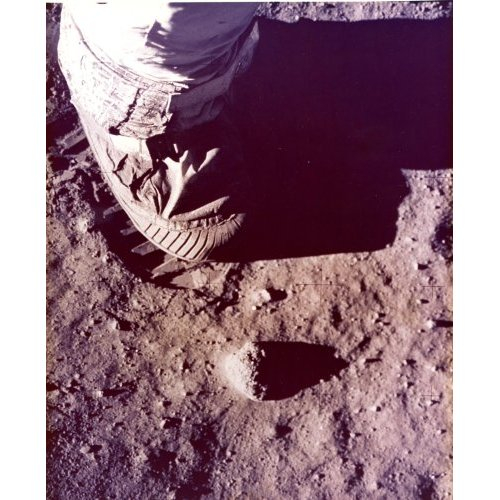Buzz ALDRIN’s boot and footprint