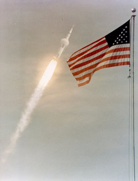 Décollage de Saturn V