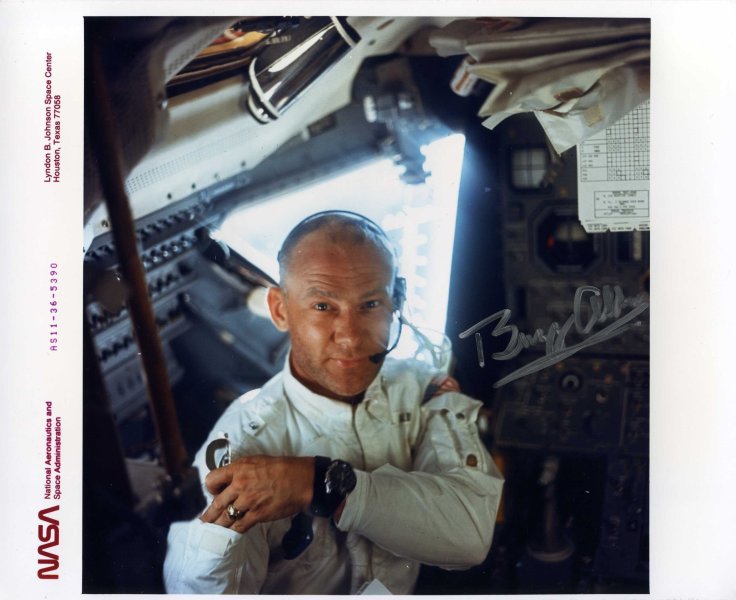 Buzz ALDRIN dans le module lunaire Eagle